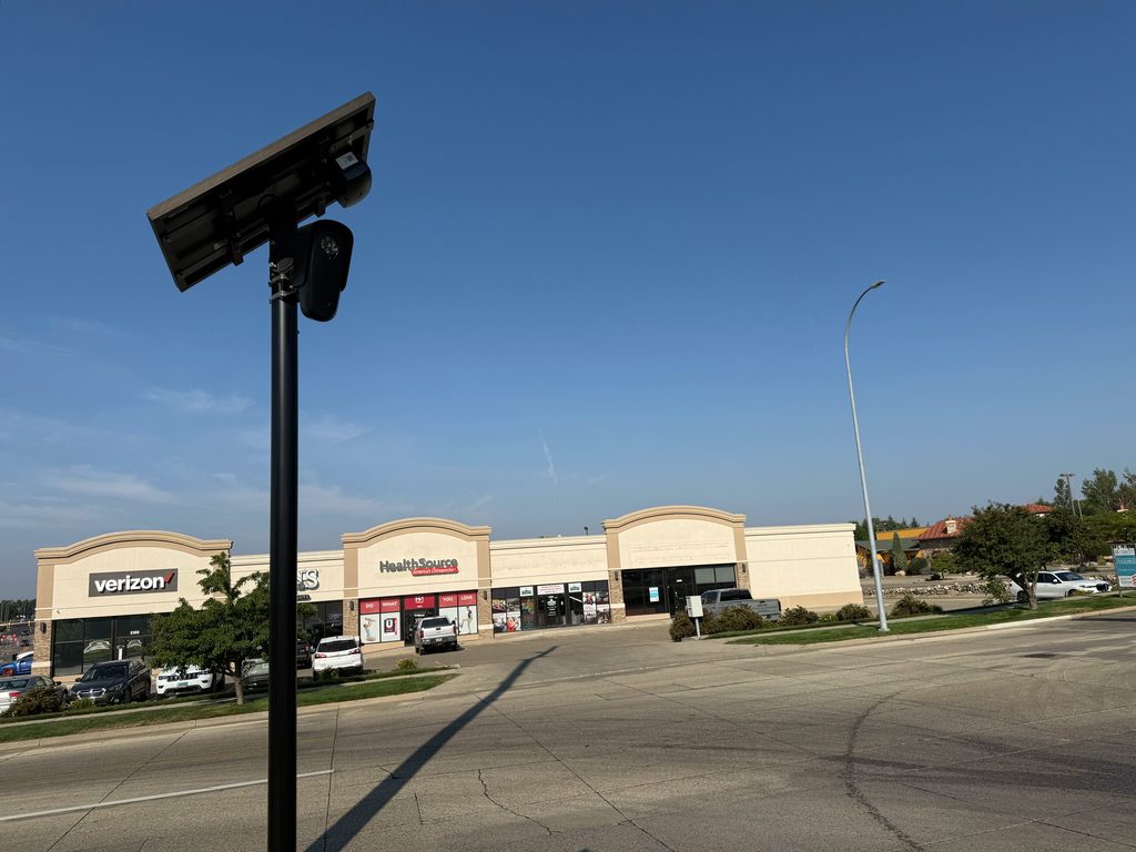 Flock camera facing Lowe's enterance in Pinhurst Square plaza, Bismarck, ND.